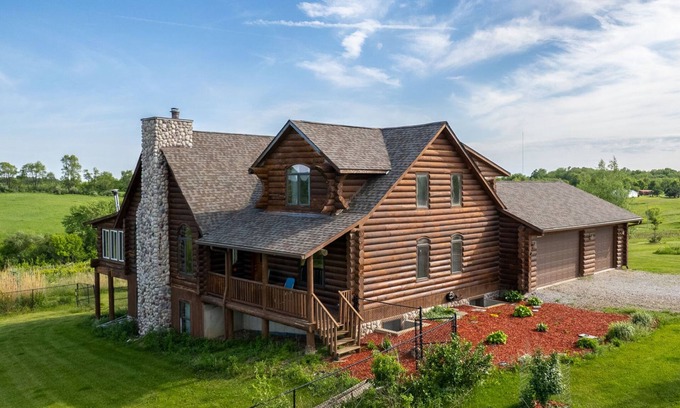 Oakdale Cabin | Beautiful Cabin on a Vineyard