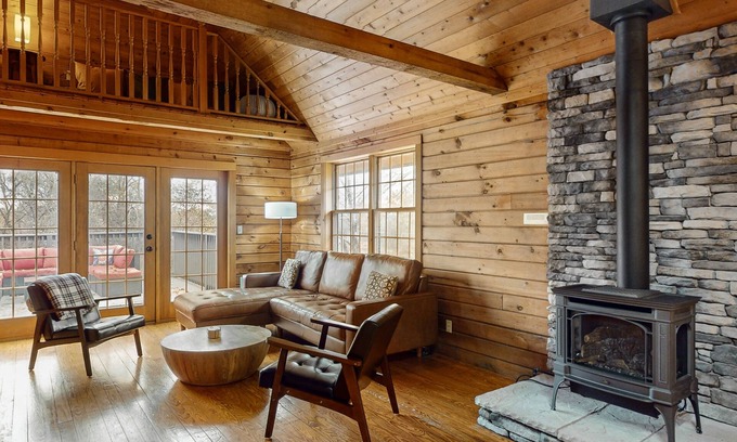 Town of Torrey Cabin | Beautiful cabin with near shoreline with firepit, lovely deck, fireplace & W/D