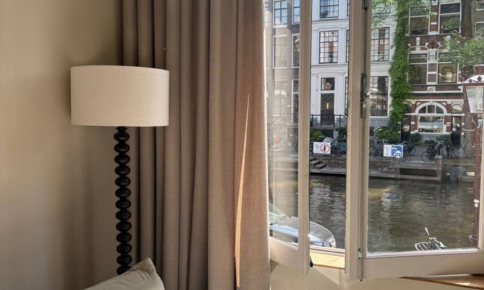 Old Town Apartment | Beautiful Canal apartment in city center Amsterdam