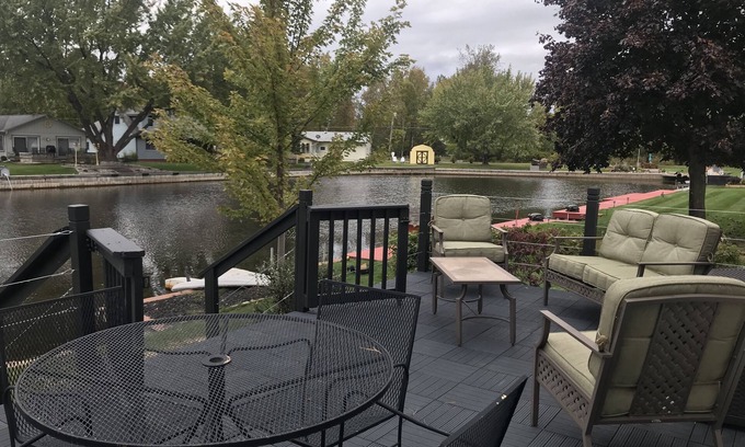 Prudenville House | Beautiful Canal Front Houghton Lake 3/2. Close to trails. Golf cart use in sub