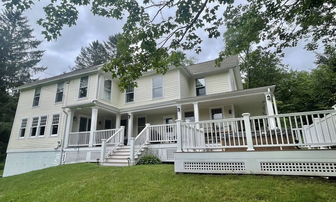 Maplecrest House | Beautiful Catskills country retreat -neighboring reservoir/recreation area