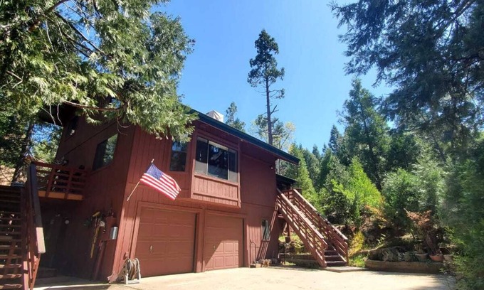 North Fork House | Beautiful Cedar Cabin