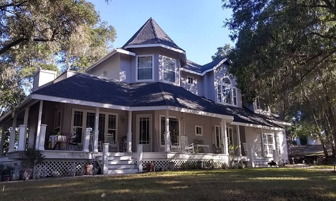Templeton House | Beautiful Central Coast home, quiet & peaceful property in wine country