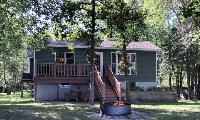 Watab House | Beautiful Central Minnesota Lake Home Near Restaurants, Shopping, and Golf.