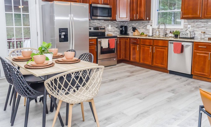 Church Street House | Beautiful Centrally Located, Spacious Family Retreat 🙋🏾‍♀️ Long & Short Stays