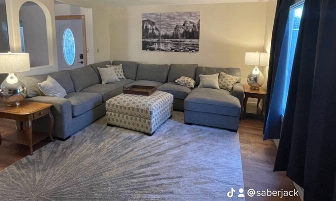 Lakeview House | Beautiful, Centrally located home. (Sleeps 8)