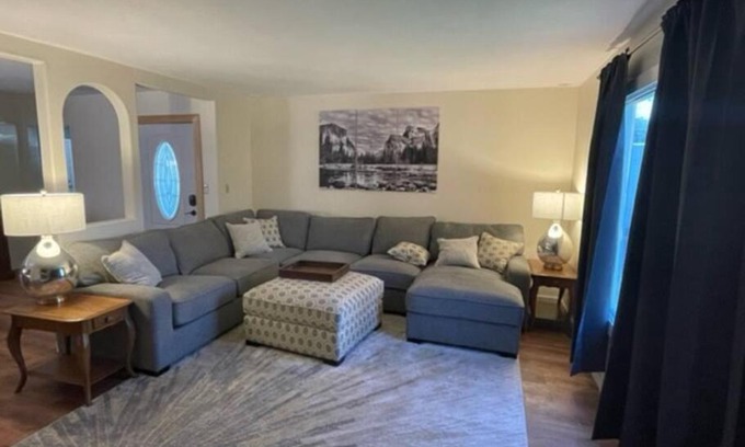 Lakeview House | Beautiful, Centrally located home. (Sleeps 8)