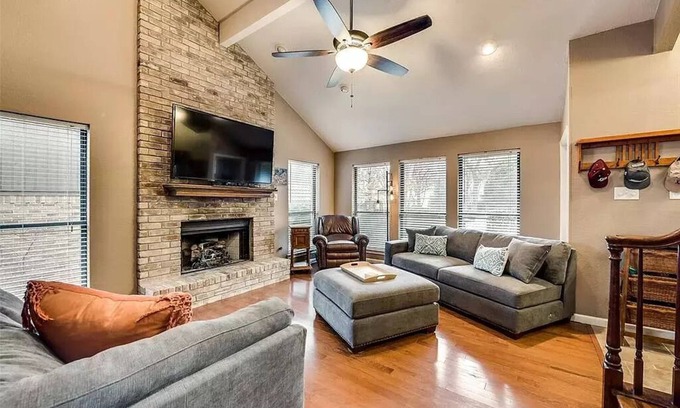 Trophy Club Ski Chalet | Beautiful Chalet across the Trophy Club golf course