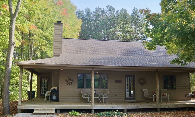 Thompsonville House | Beautiful Chalet at Crystal Mountain Resort