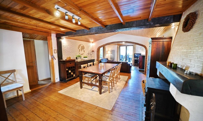 Biron House | Beautiful chalet with a large garden