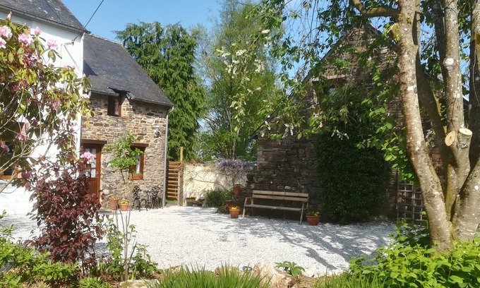 Paule Cottage | Beautiful charming cottage set in Brittany. Pet friendly!
