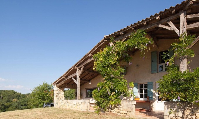 Sigalens House | Beautiful charming renovated old house with beautiful viewpoint and pool