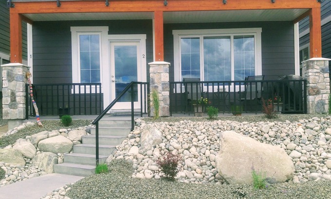 Okanagan-Similkameen House | Beautiful , clean 2 bedroom suite. Mountain view , amazing sunsets .