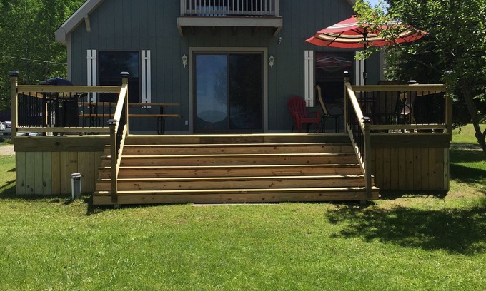 Petoskey Cabin | Beautiful, Clean and Comfortable Cottage on Crooked Lake- Sleeps 8
