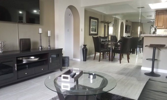 North Mountain Condo | 🏝 Beautiful & Clean in North Tapatio. No cleaning fees.