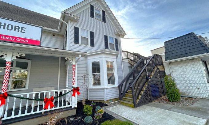 Sea Isle City Apartment | Beautiful condo just steps from the ocean