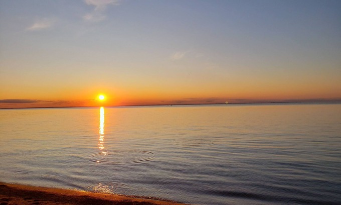 Dyckesville Condo | Beautiful Condo on the shore of Green Bay! Short drive to Green Bay & Door Co.