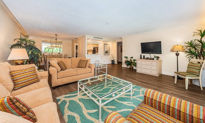 Palm Harbor Condo | Beautiful condo on Copperhead. Beaches nearby!