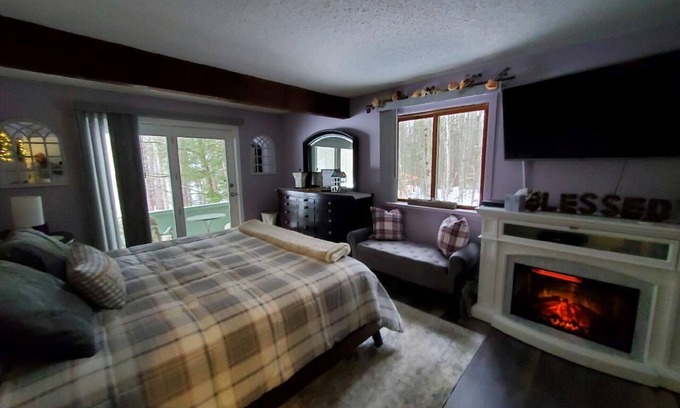 Bartlett Condo | Beautiful condo right near all North Conway, Jackson and Bartlett has to offer!
