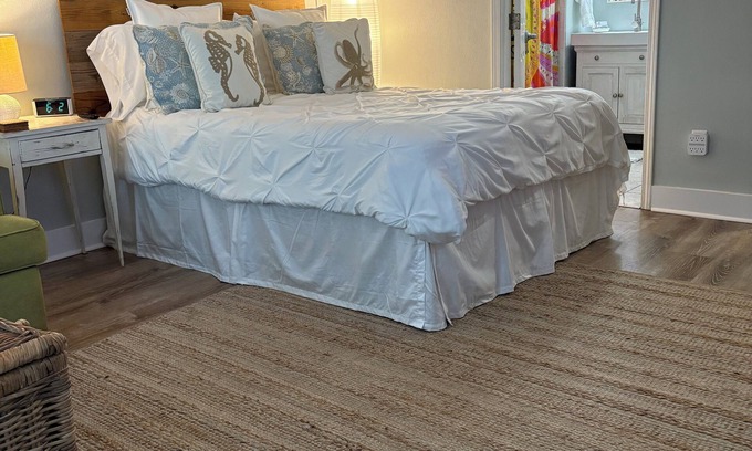 Gulf Place Apartment | Beautiful Condo Steps from the Beach with Lovely Large Patio.