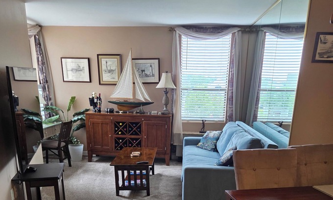 Eastport Condo | Beautiful Condo - Water View Near City Dock