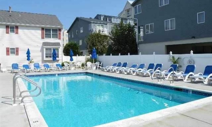 Diamond Beach Condo | Beautiful Condo With Heated Pool, One Block From Private Beach - Diamond Beach