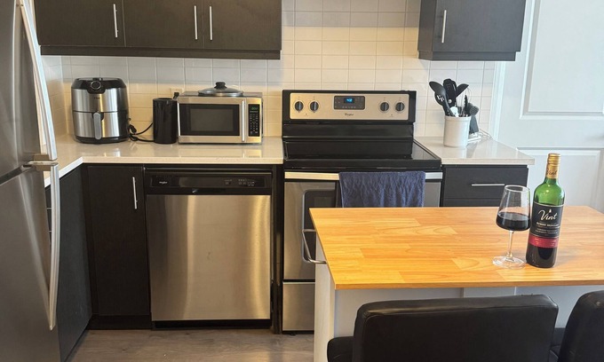 The Queensway Condo | Beautiful Condo with Lake Ontario View