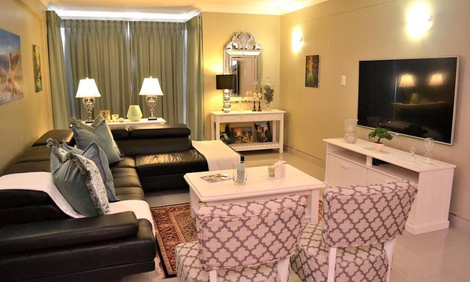 Humewood Condo | Beautiful Condo on the Beach
