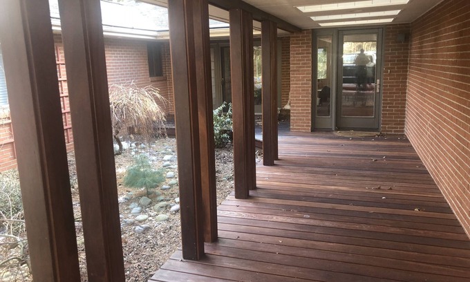 Saint Joseph House | Beautiful Contemporary Ranch Style Home - 6 Bds, 4.5 Baths - Convenient Location