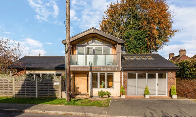 Newick Cottage | Beautiful contemporary accommodation - Sleeps 2 adults