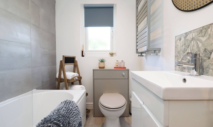 Nantgarw Apartment | Beautiful Cottage in Nantgarw