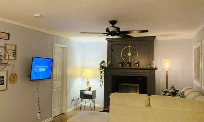 Otonabee-South Monaghan Cottage | Beautiful Cottage Rice lake. 14’ft Hottub & Sauna