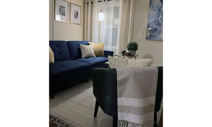 Fairview Cottage | Beautiful Cottage in Hyde Park!