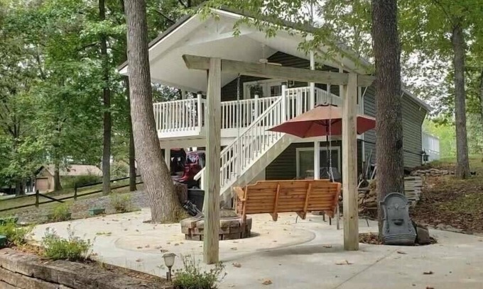Benton Cottage | Beautiful Cottage -Water Front+dock+Big Bear Bay