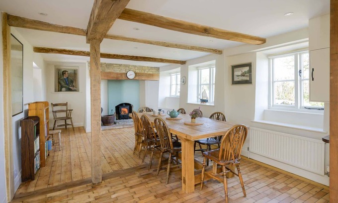 Wedmore House | Beautiful Cottage with Expansive Countryside Views