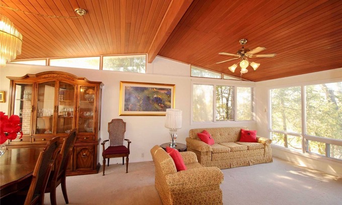 Valentia Cottage | Beautiful Country Cottage near Lake Scogog