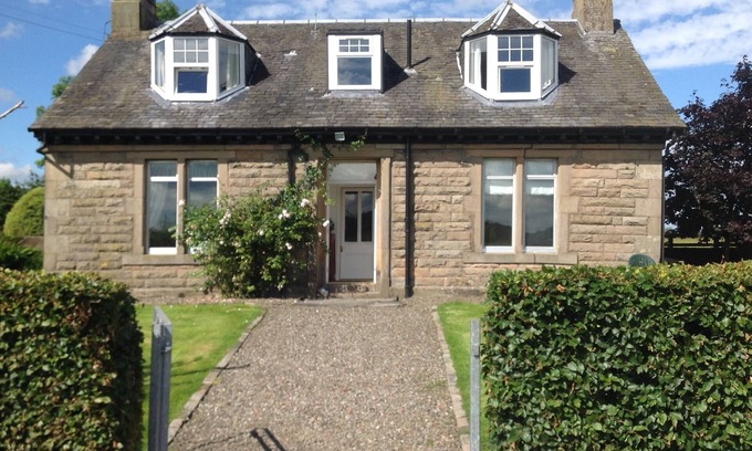 Auchengray House | Beautiful country cottage