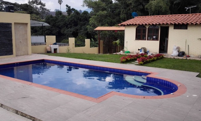 Fusagasuga House | Beautiful Country House with Swimming Pool near Bogota