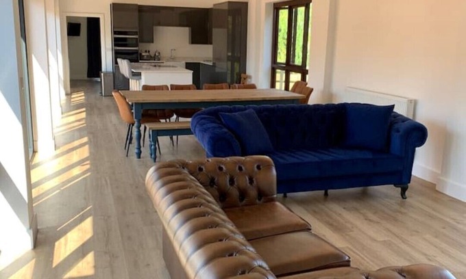 Upper Dean House | Beautiful Countryside Retreat for Large Group