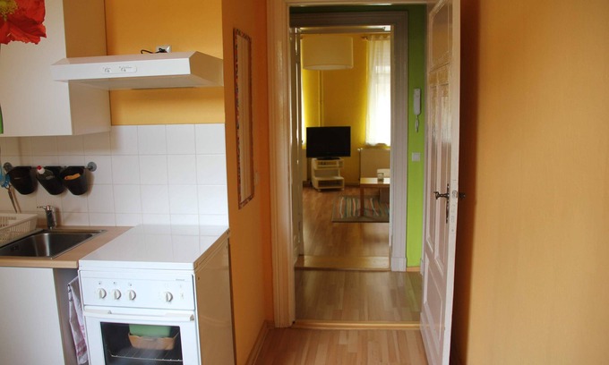 Adlershof Apartment | beautiful, cozy 1 room old building - apartment