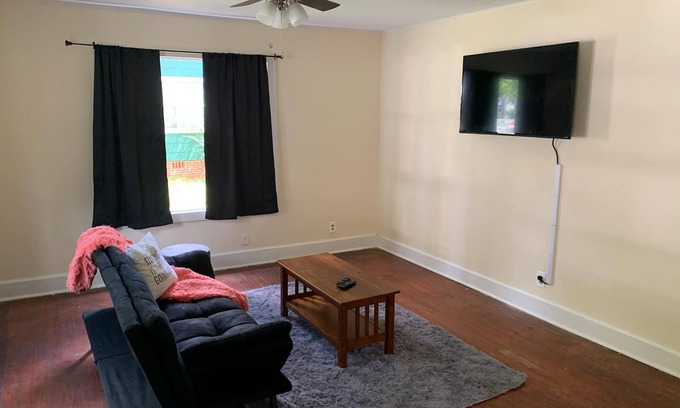 Douglas House | Beautiful cozy bungalow with wooden deck
