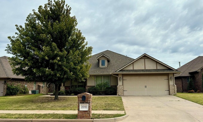 Edmond House | Beautiful Cozy Edmond Home - 4bed 2bath
