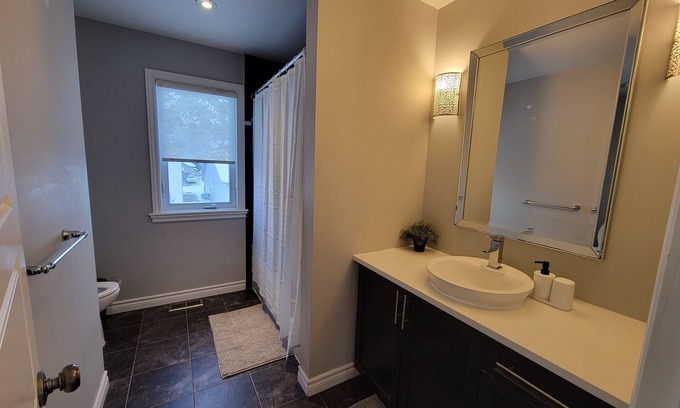 Clarence-Rockland House | Beautiful cozy single House in Rockland ,ONTARIO which is 35 min from Ottawa.