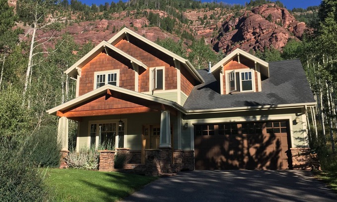Redstone House | Beautiful Craftsman style home, Mountain View’s surround this property.
