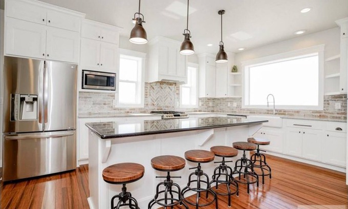 Idaho Falls House | Beautiful custom home overlooking the Snake River valley
