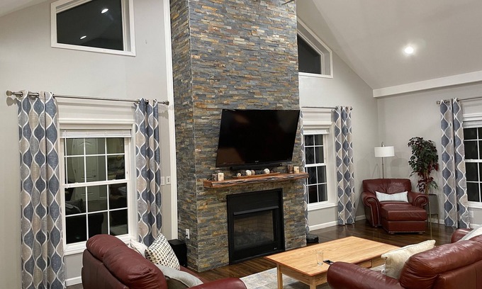 Bernardsville House | Beautiful Custom Home on 1.5 acres of Serene Property w/Movie Room