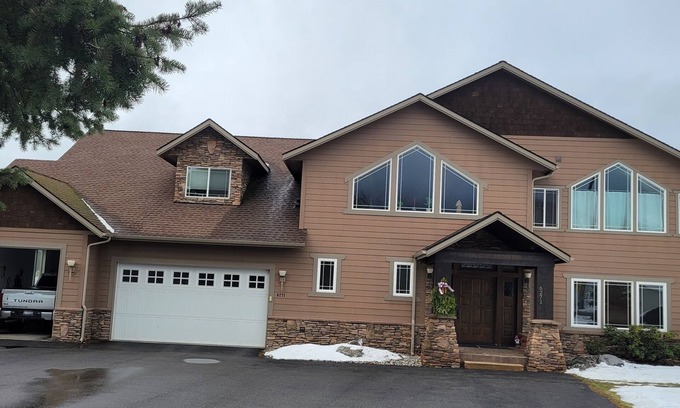 Dalton Gardens House | Beautiful Dalton Gardens {Coeur d Alene} home with 5 bedrooms and 7 bathrooms.
