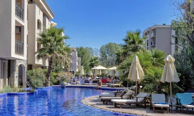 Chaika Apartment | Beautiful Deluxe 2-Bed Apartment in Sunny beach