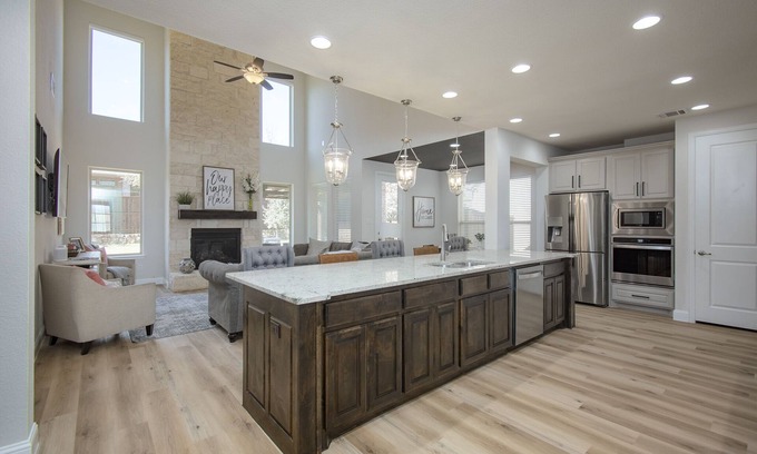 Argyle House | Beautiful Designer Home in Argyle with gym and pool access