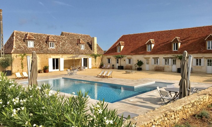 Bayac House | Beautiful detached Villa with private swimming pool, free WiFi & beautiful view